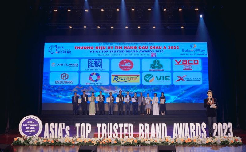 YẾN ĐẢO NEST ĐƯỢC VINH DANH TOP 10  THƯƠNG HIỆU UY TÍN HÀNG ĐẦU CHÂU Á 2023